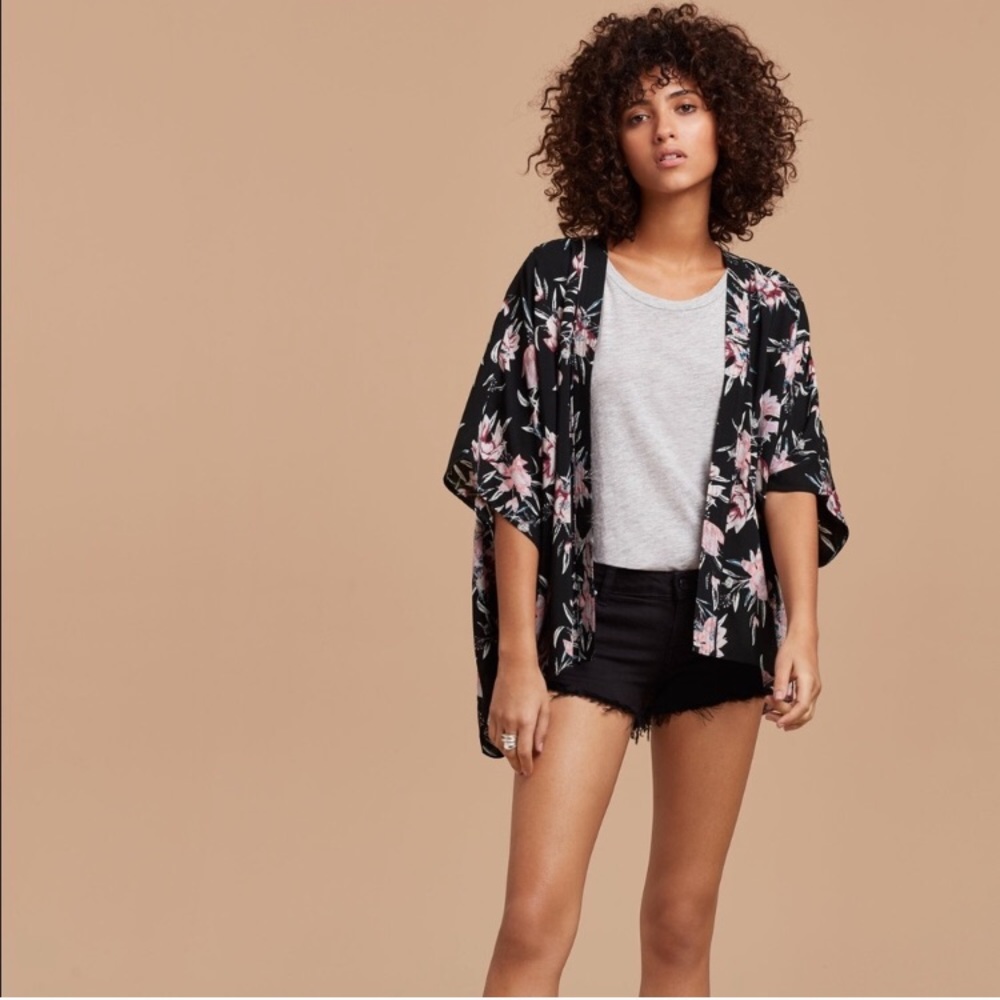 Aritzia (Talula) kimono style top